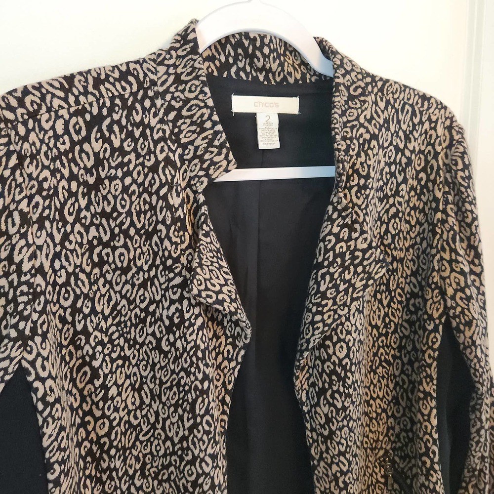 Chico's Women's Tan and Black Animal Print Jacket Blazer Chico's Size 2 - Picture 3 of 6